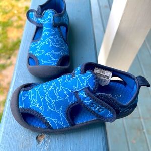 Toddler water shoes